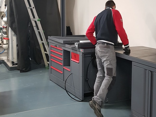 Fornitura-servizi-per-montaggio-garage-moto