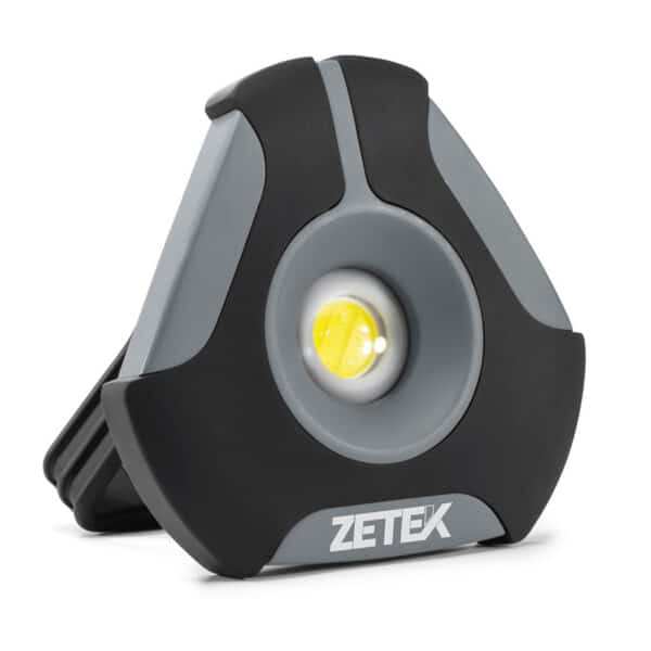 LED spotlight with magnet